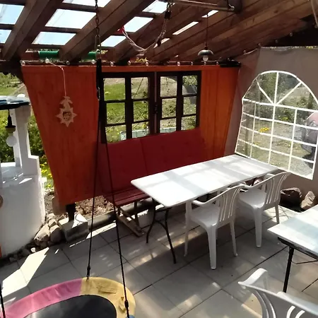 Daire Gemuetliche Gartenwohnung In